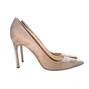 $895 Manolo Blahnik Beige Suede BB Heels